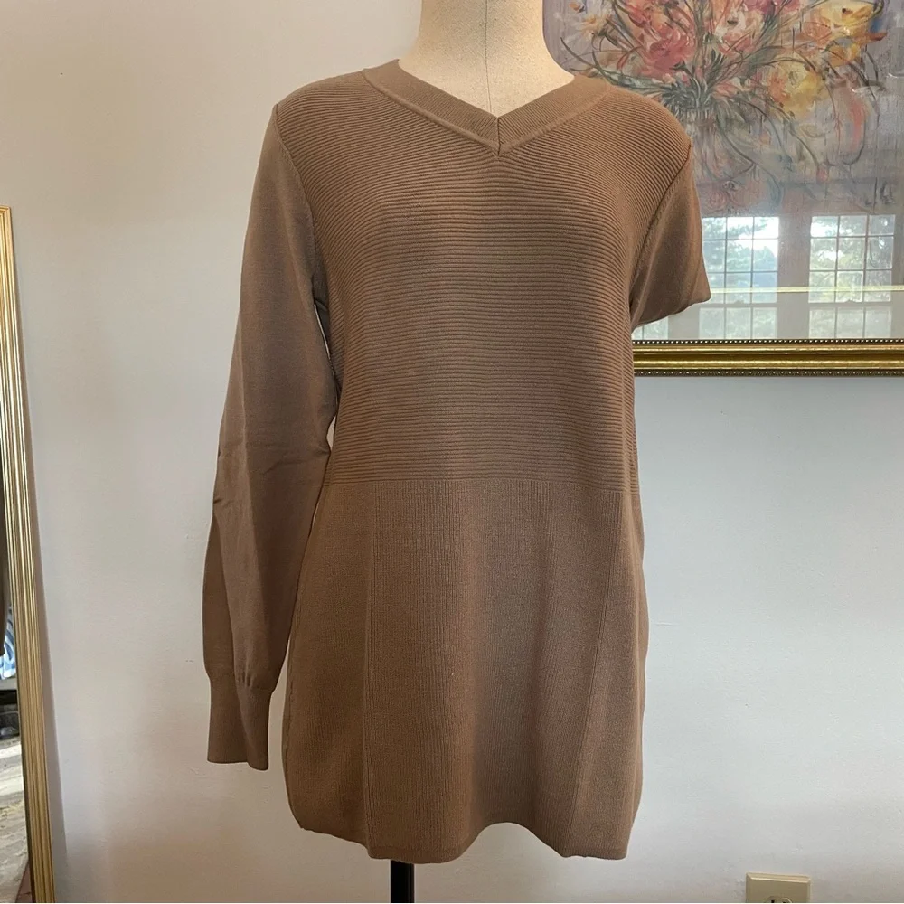 Tan V-Neck Sweater by Karen Scott Size: Small NWT!! 🤎 - Picture 7 of 15
